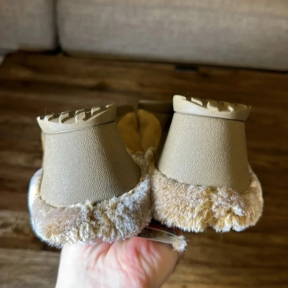 NWT Baretraps Becker Faux Fur Slip On Clog Shoe BRN Wedge Stay Dry Wmn 10 - Picture 12 of 16